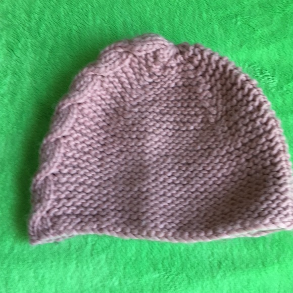 Handmade knitted hat - Picture 2 of 5